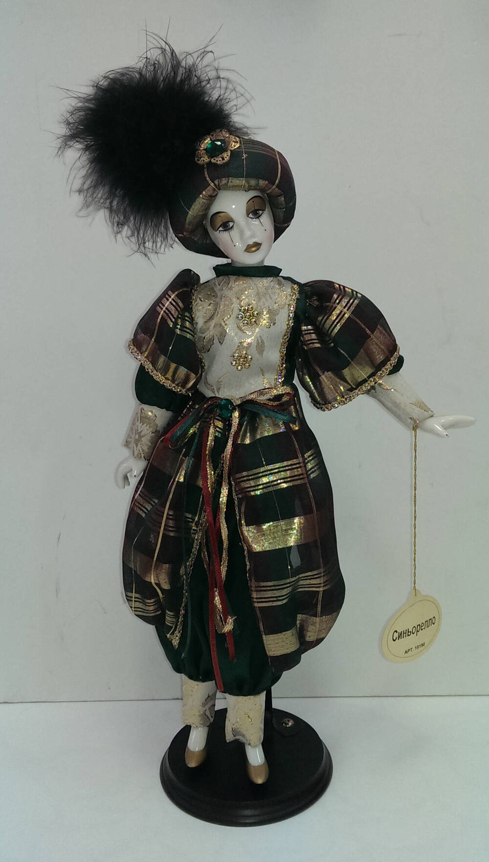 Синьорелло. Кукла из Коллекции кукол ручной работы с фарфоровыми элементами «Арлекин» компании «Ремеко», Великобритания (Remeco HARLEQUIN Collection).