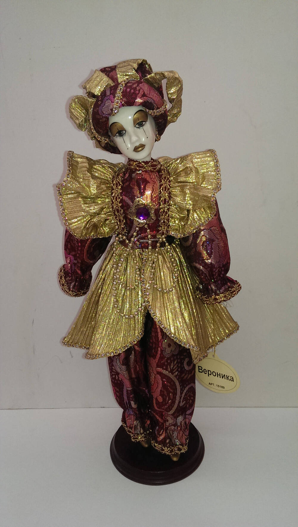Вероника. Кукла из Коллекции кукол ручной работы с фарфоровыми элементами «Арлекин» компании «Ремеко», Великобритания (Remeco HARLEQUIN Collection).