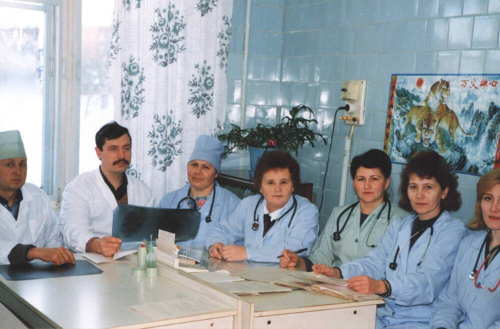 Фото. Дружный коллектив Моргаушской центральной больницы. Групповой снимок.