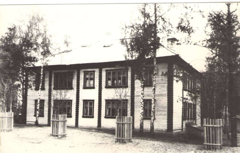 Фото. Дом по ул. Нижняя ( Мира),г. Волжск. 1950г.