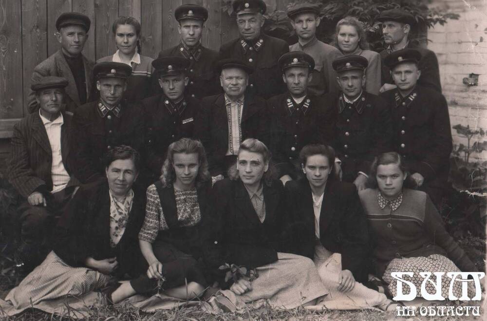 ФОТОГРАФИЯ Сотрудники аппарата уполномоченных отдела милиции г.Богородска, 1952г.