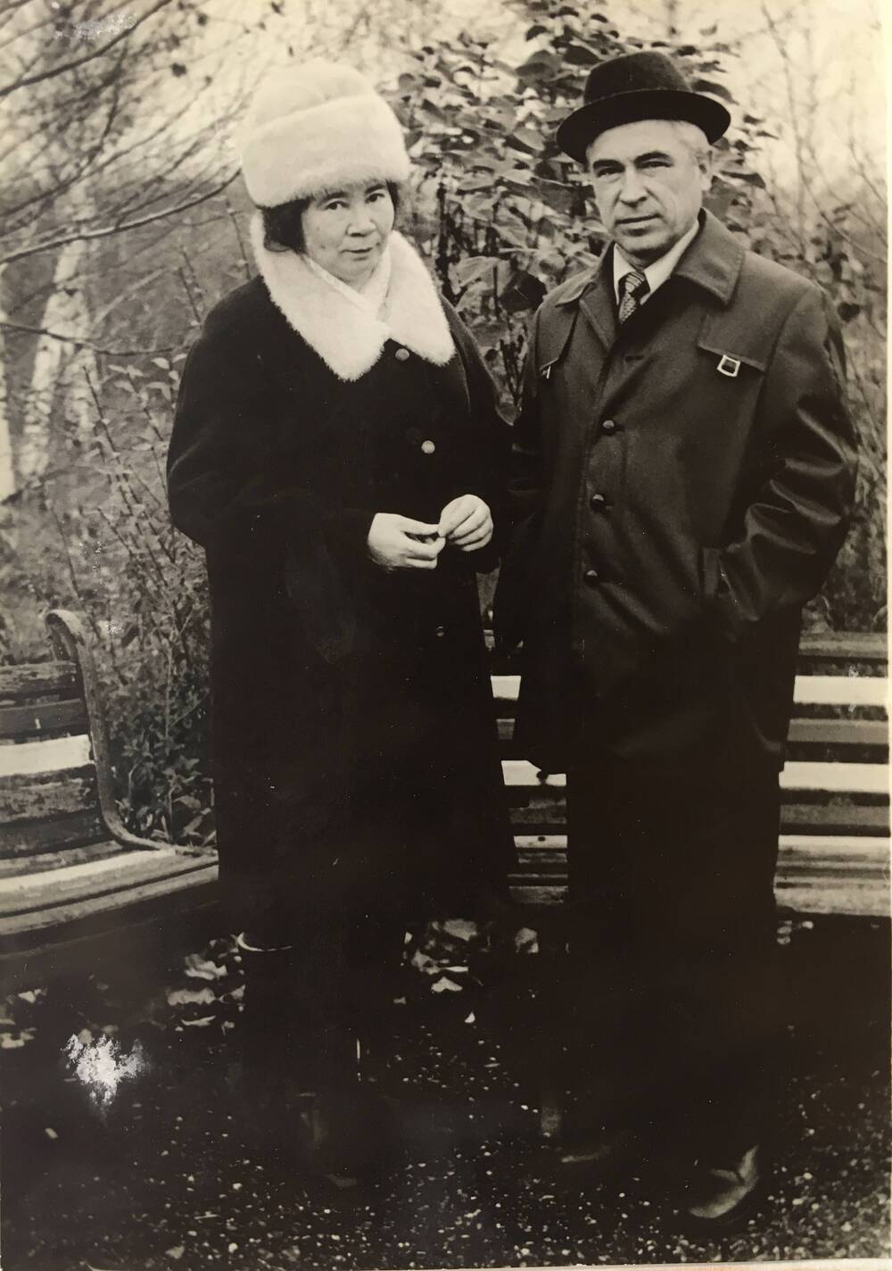 Фото черно-белое. Племянник Ахмет-Заки Валиди Арслан Габдрауфович с женой Ридой. 1981 год.