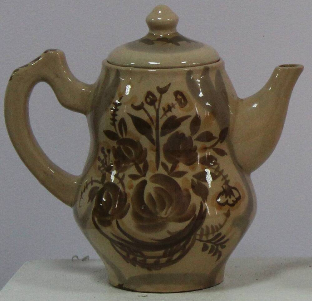 Чайник заварочный с крышкой из чайного сервиза на 6 персон, коричневого цвета, растительный рисунок,  Гжельский керамический завод, 1980 г.