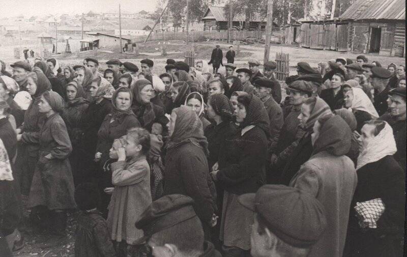 Фотография. Фотография Нецветаева А.В. закладка клуба линейно-механического завода.