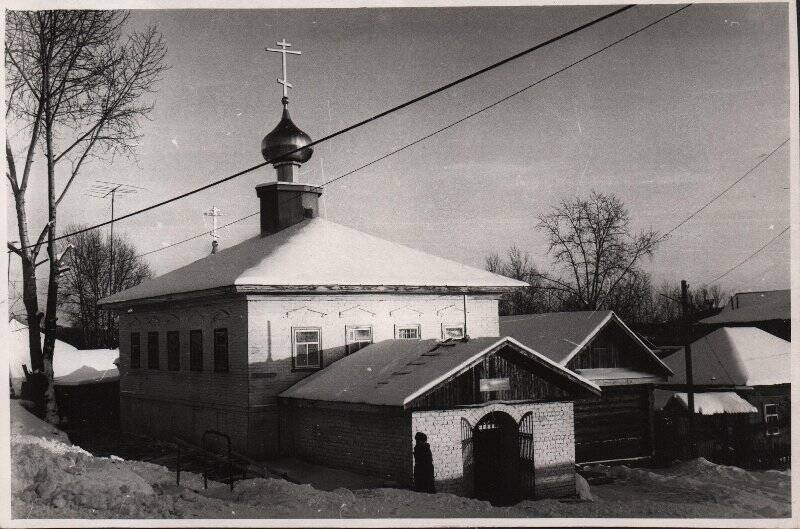 Фотография. Фотография. Древне-православная церковь в г. Очер перед освещением.