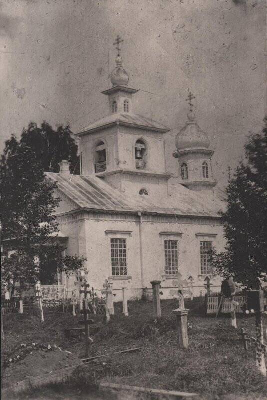 Фотография. Фотография. Общекладбищенская церковь в Очере Александра Невского.