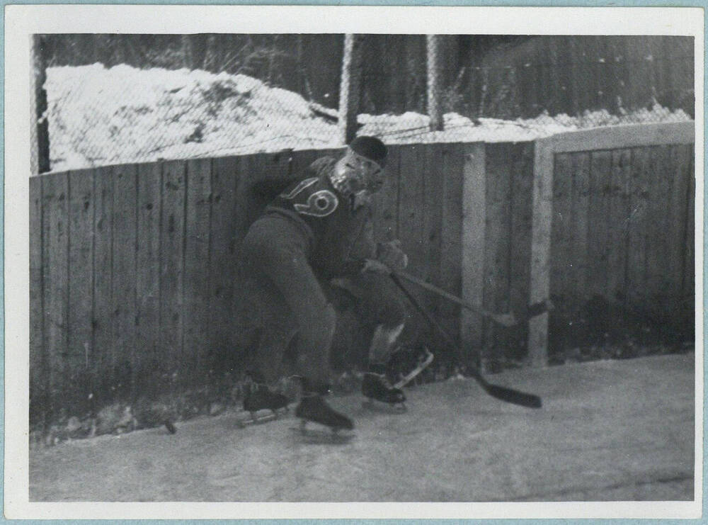 Фотография. Хоккейный матч – силовой приём С. Белякова