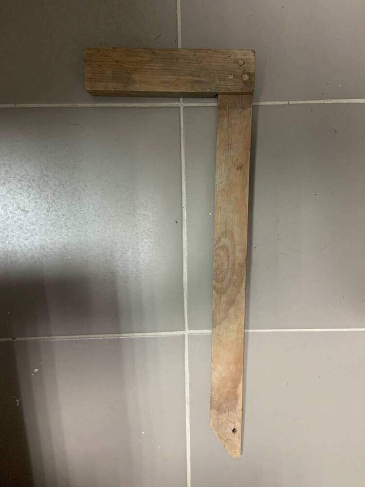 Уголок деревянный для измерения прямых углов