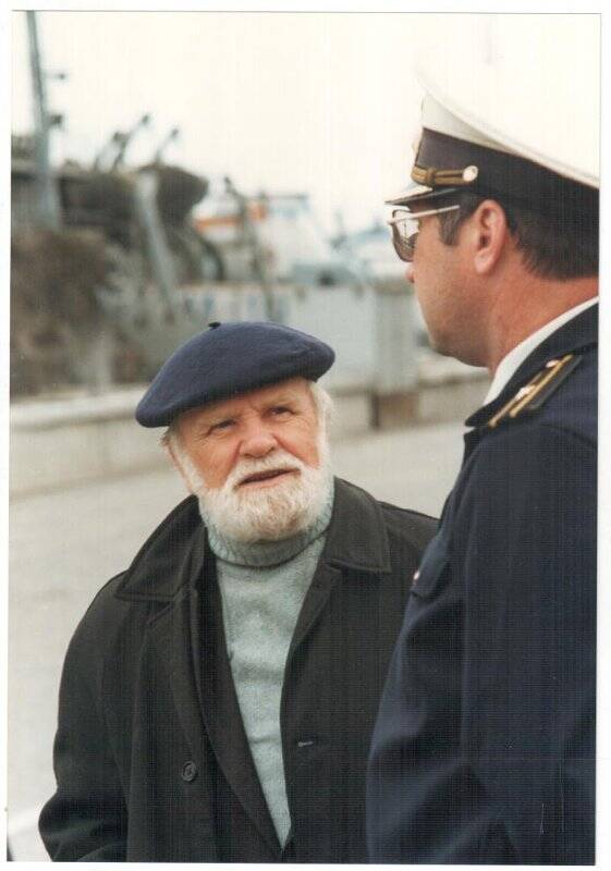 Фотография «Писатель Василий Иванович Белов во время поездки на Северный флот»