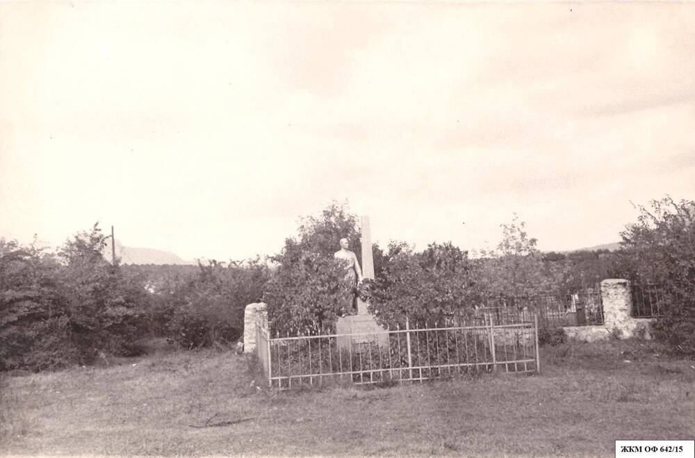 Коллекция фотографий памятников истории, культуры, архитектуры и Войны в Железноводске.