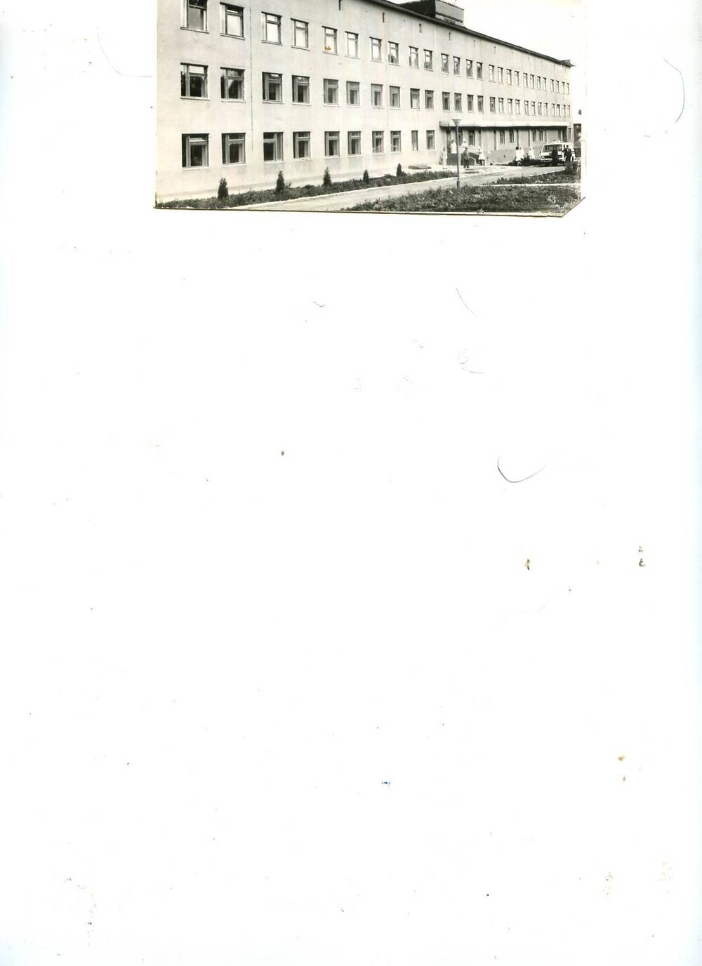 фото ч/б здание ЦРБ, 80-е годы