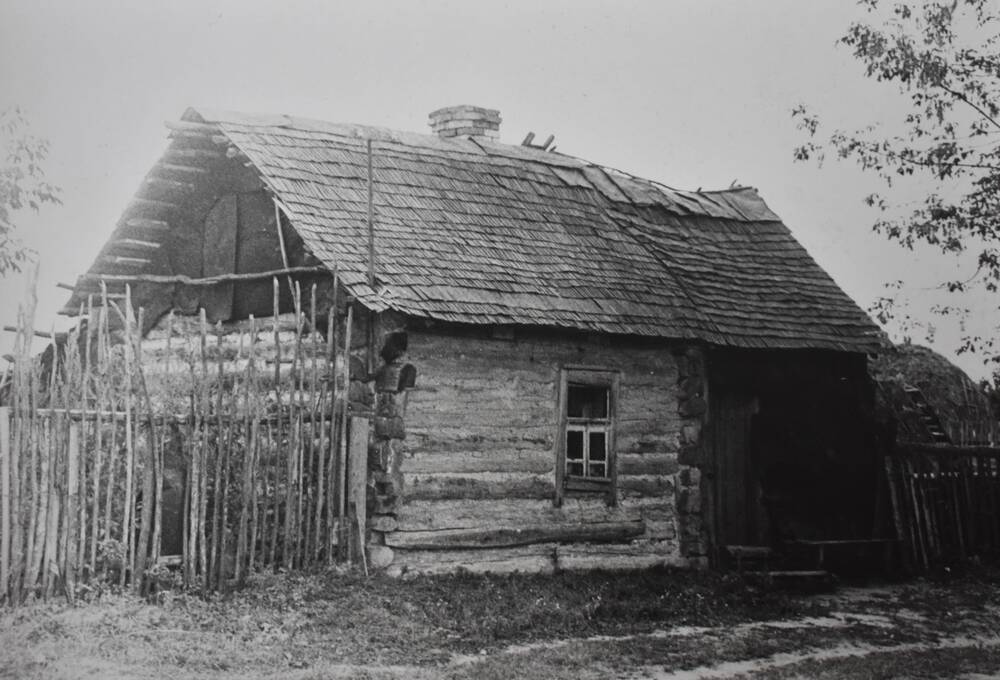 Фотография. Г. Жиздра. Первый послевоенный дом на улице Брянской в городе Жиздра