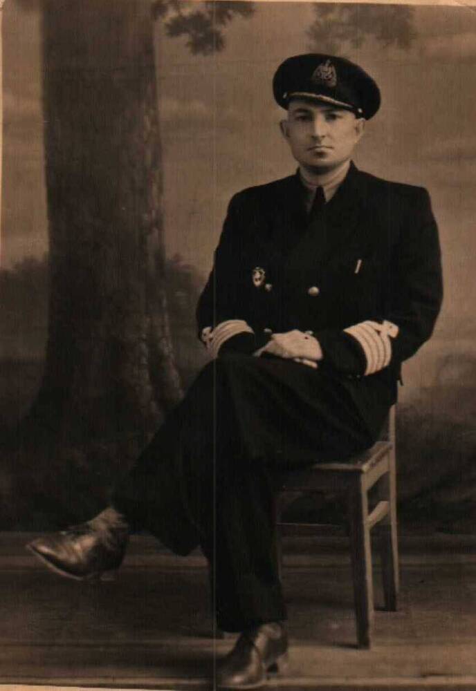 Фото погрудное. Шибалков Н.М., первый пионер района, начальник порта г. Владивостока, 1959 г.