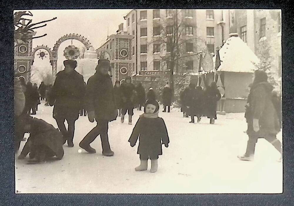 Фотография. Улица Красная в новогодние дни.