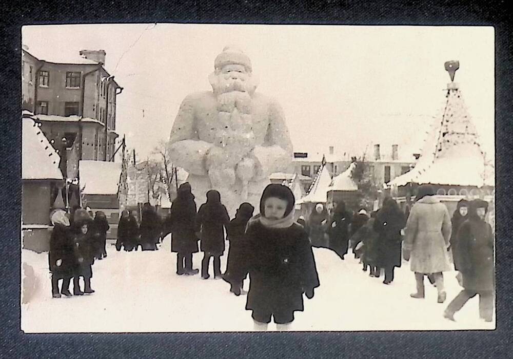 Фотография. Улица Красная в новогодние дни.