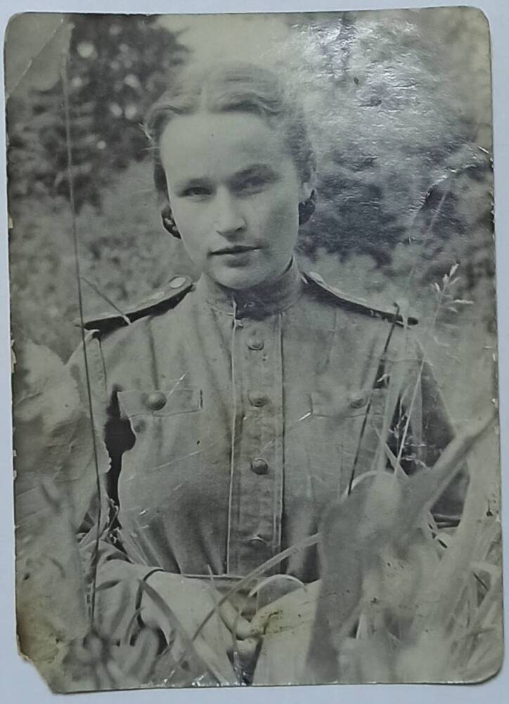 Фото поясное черно-белое. Сыч В.В. 1943г.