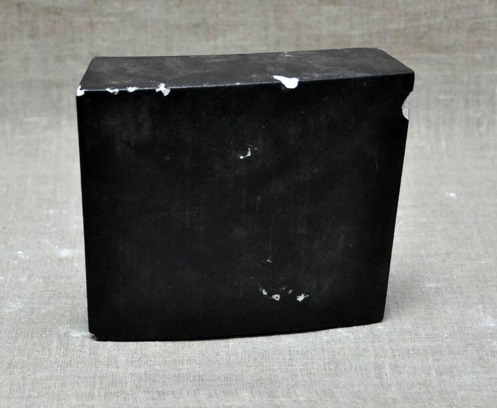 Плитка из материала ТЗМК, предназначенная для использования в составе теплозащитных элементов орбитального корабля Буран.