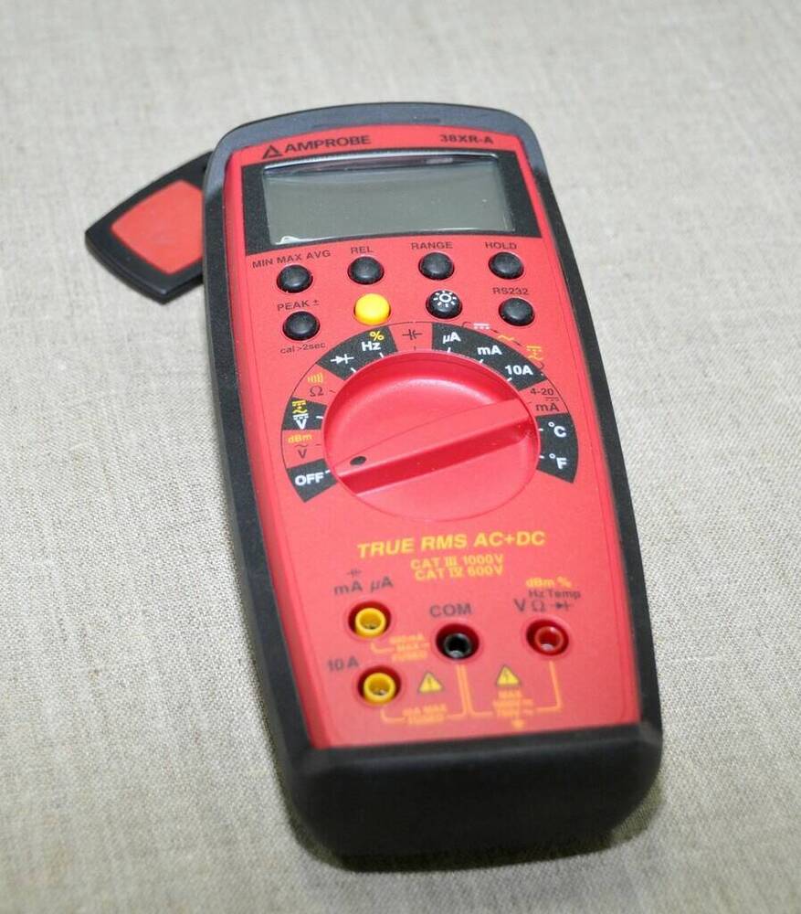 Цифровой мультиметр 38XR - А. Из комплекта приборов для измерения электротехнических параметров.