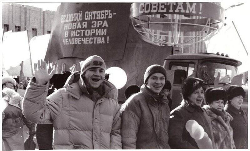 Фотография. Военные парады, демонстрации, торжества в Хабаровске.