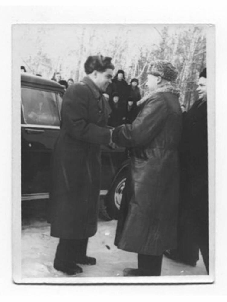 Фото.А.Г. Николаева встречают на родной земле. Чувашия, 1963 год