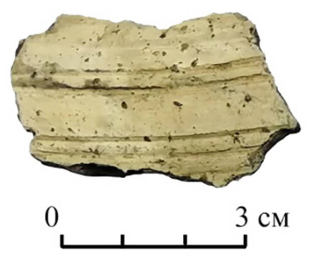Фрагмент глиняного сосуда