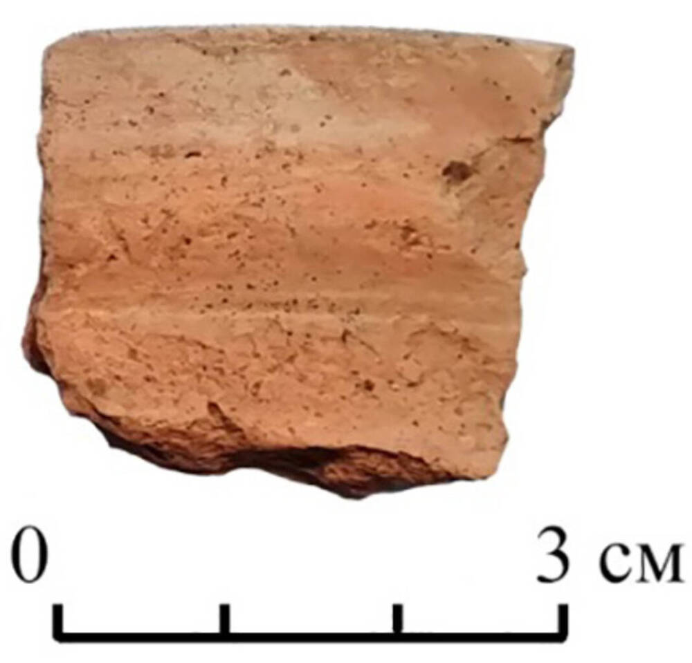 Фрагмент глиняного сосуда