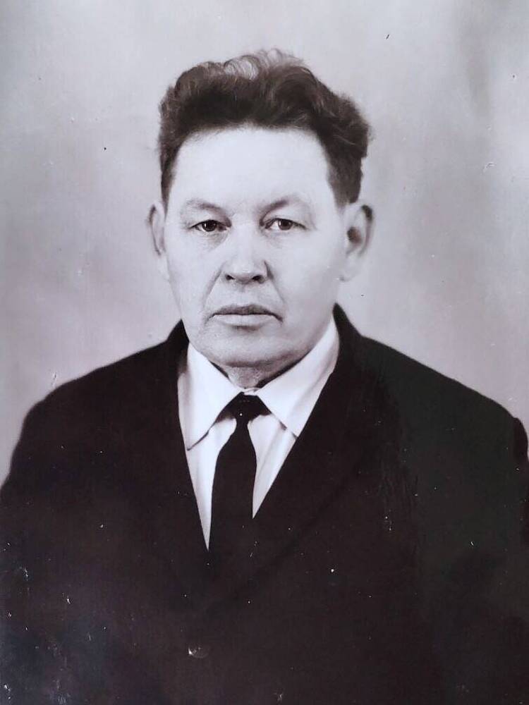 Фото: Полянинов Исай Яковлевич. Начальник отдела сбыта из Книги почёта завода 1968 - 1969 г.г.