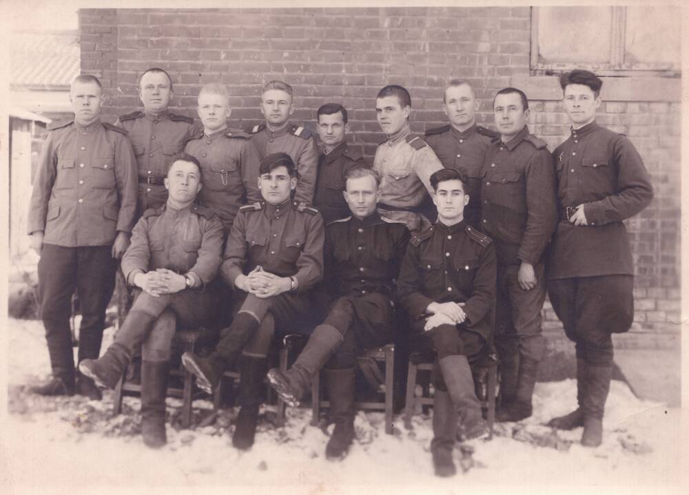 Агапов Иван Александрович(сидит второй слева), фото