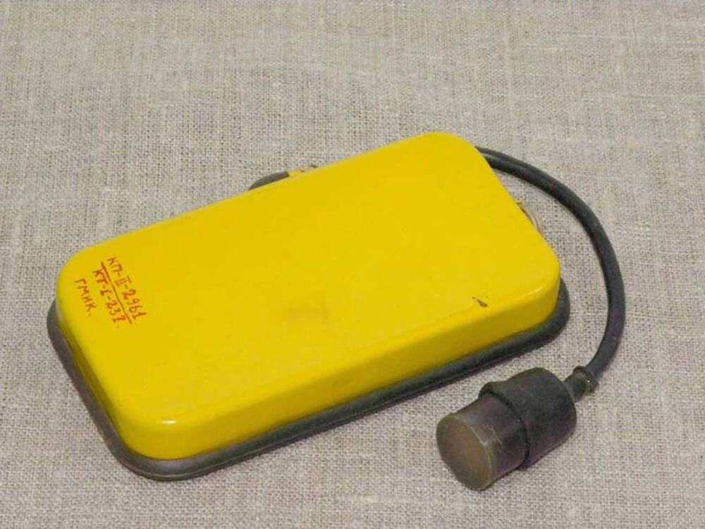 Батарея Прибой-2К для питания радиостанции из НАЗа.