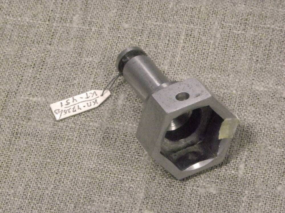 Сменная головка для ключа торцевого гаечного ударного действия для ремонтно-монтажных работ в космосе (для гайки размером 17)