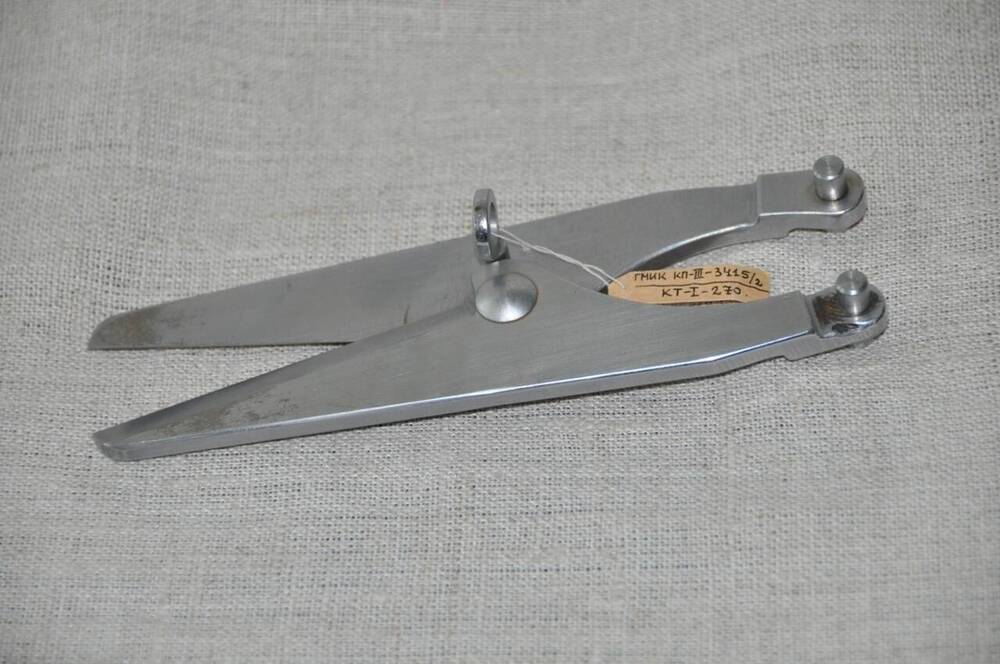 Ножницы с прямыми режущими лезвиями (насадка для  универсального рычажного инструмента)