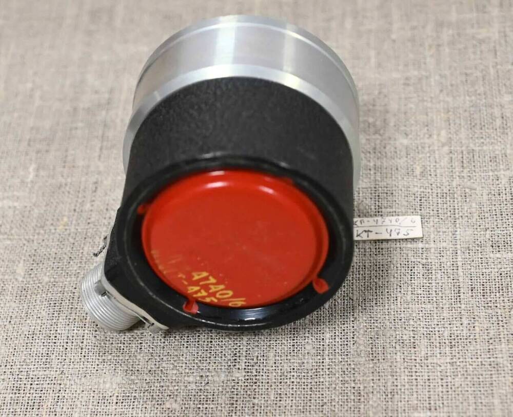Датчик давления электрический ЭДД-40К, предназначенный для измерения давления жидкости /азотной кислоты/ от 0 до 40 кГ/см.кв.