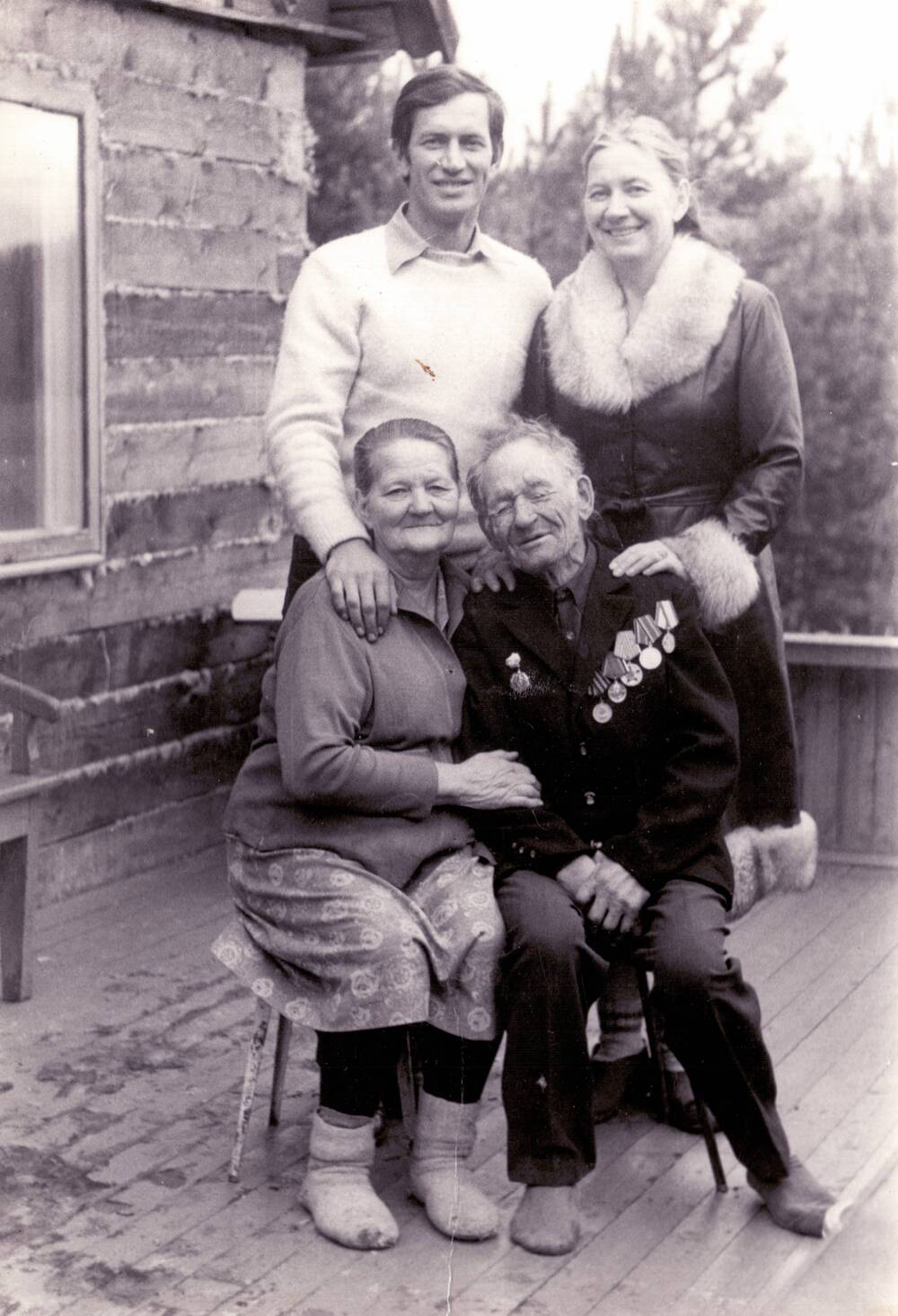 Владимиров А.С.  с родителями, фото
