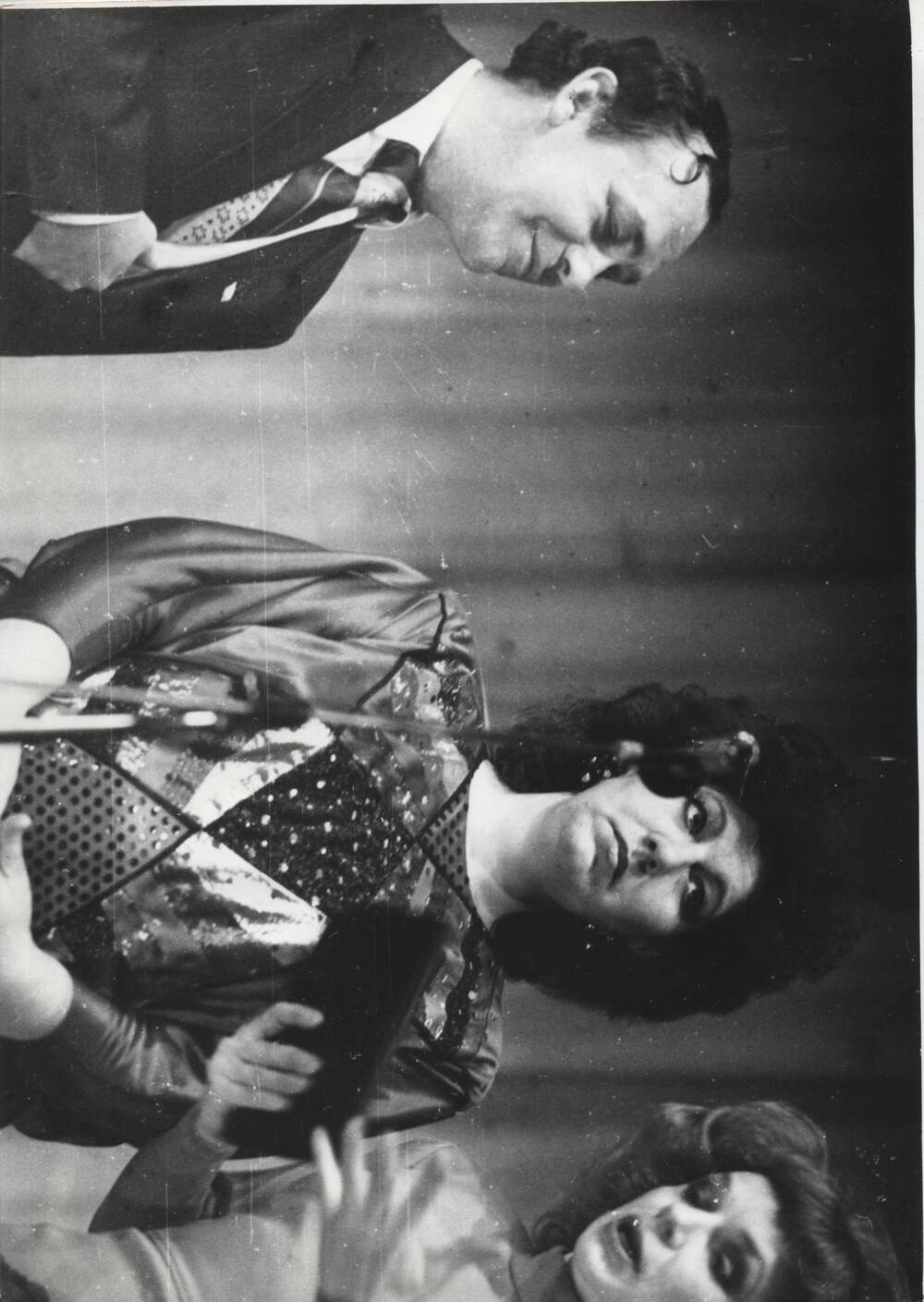 Фото сюжетное. Творческий вечер в Омском доме актера. Слева направо: В. Миллер, Т. Абрамова, М. Колударова.