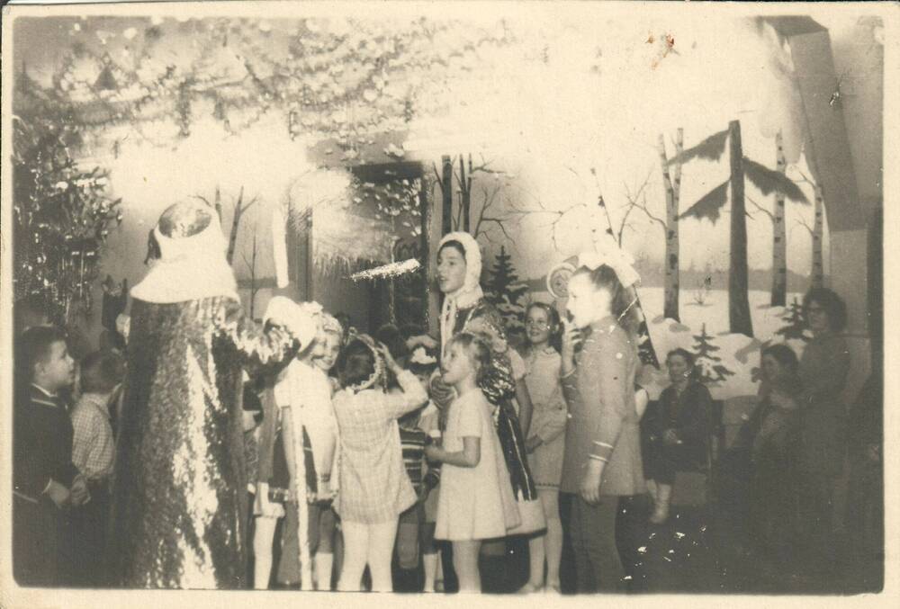 Фотография Нового года. 1972 г. Детский дом культуры г. Кондрово.
