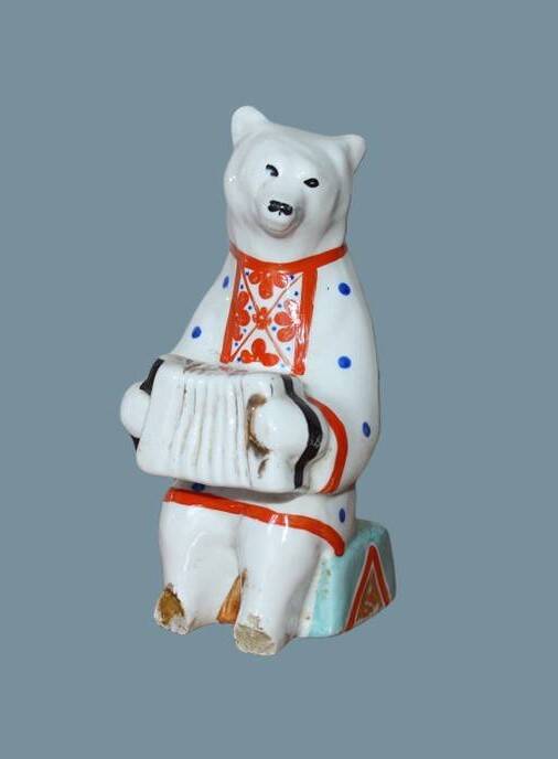 Статуэтка фарфоровая Медведь с гармошкой из комплекта «Цирковые медведи»