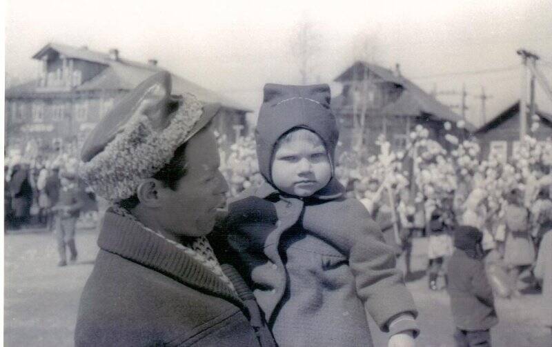 Фотография. На первомайском празднике