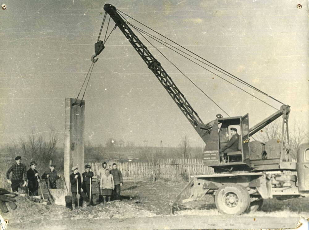 Фотография. Установка обелиска Дамаскину И.Ф.