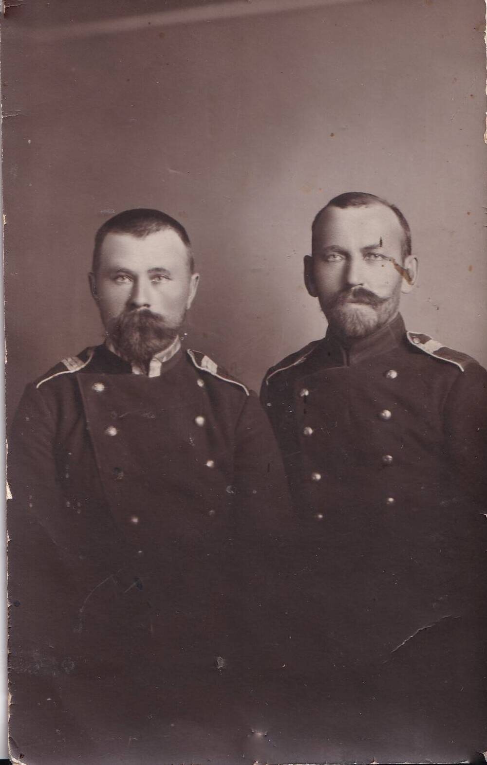 Фотография парная. С левой стороны Григорий Васильевич Полторацкий. 24 октября 1914 года.