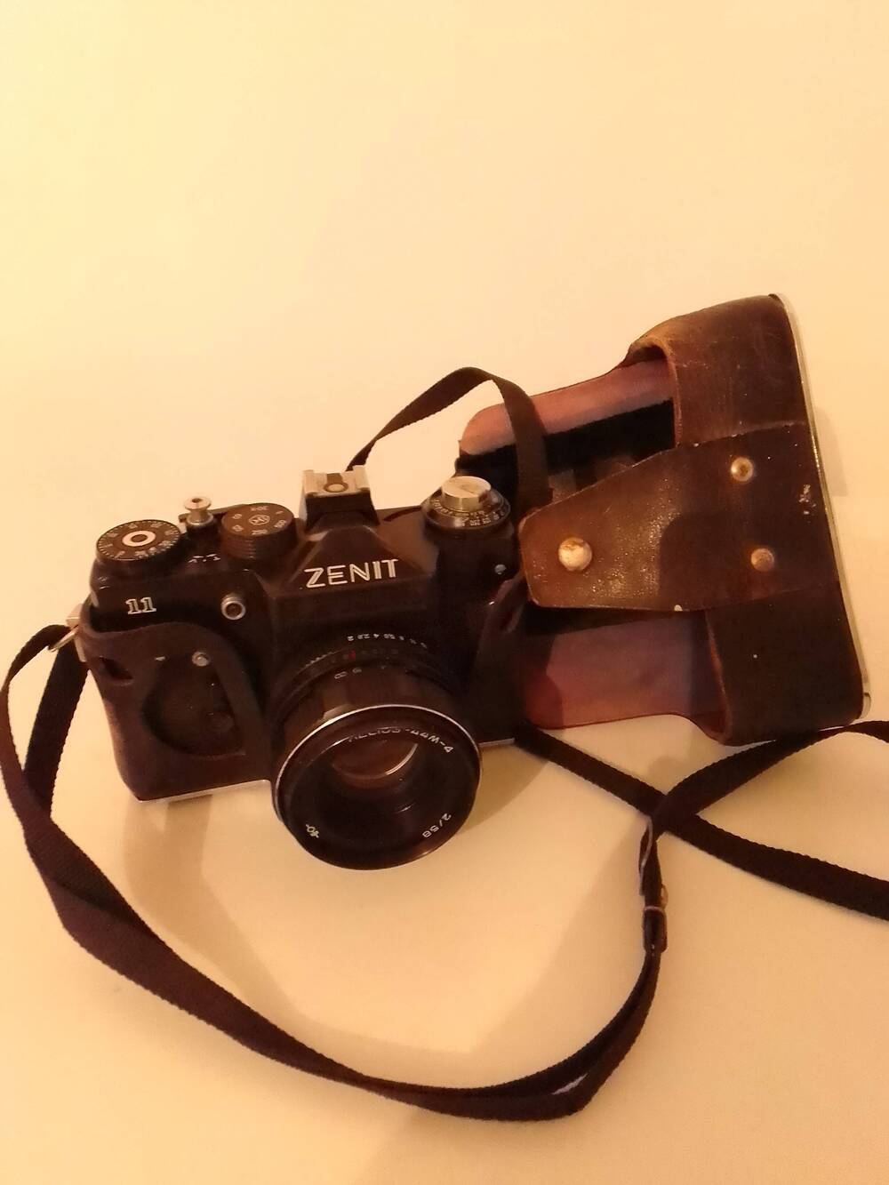 Фотоаппарат Зенит-11 в кожаном футляре