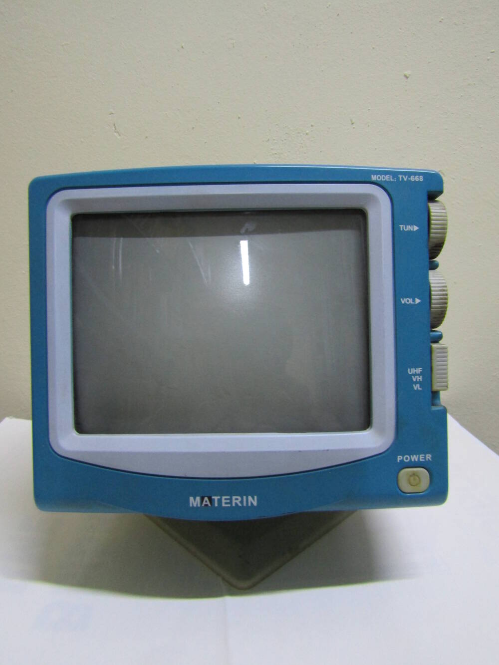Телевизор мини MATERIN. Модель ТВ-668