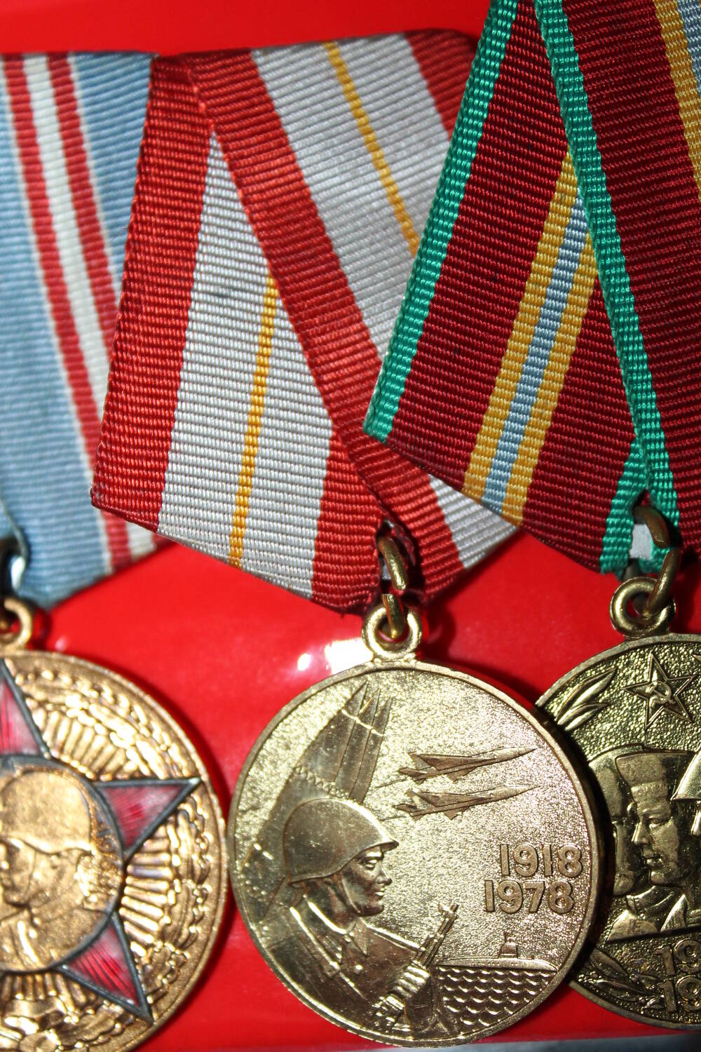 Медаль 60 лет Вооружённых Сил СССР
