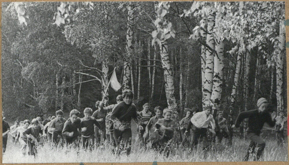 Фотография групповая. Военно-спортивная подготовка в пионерлагере Зелёный городок (ПНИТИ)