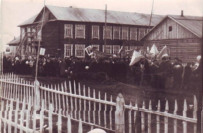 Фотография. Первомайский парад Таттинского улуса.