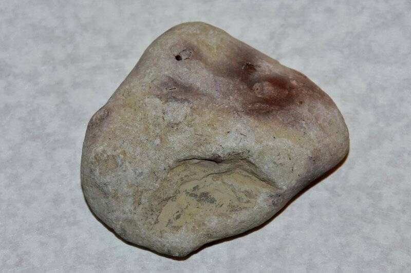 Природный камень, принесенный из озера Ильмень