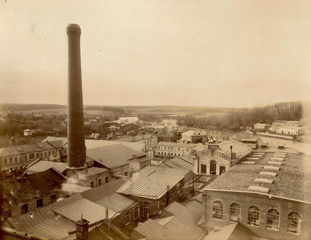 Фотоснимок Вид на Кондровскую бумажную фабрику сверху.