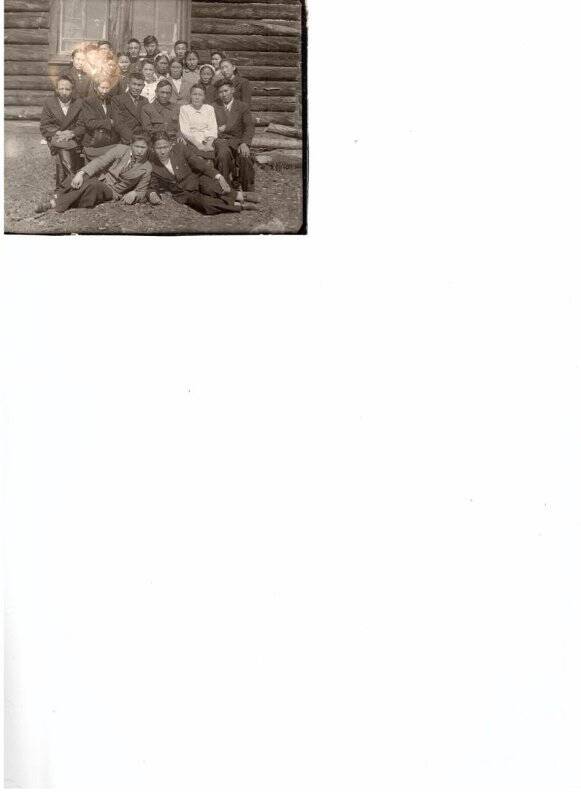 Фотография групповая. Партийные комсомольские работники района с комсомольским активом в 1950-ых гг.