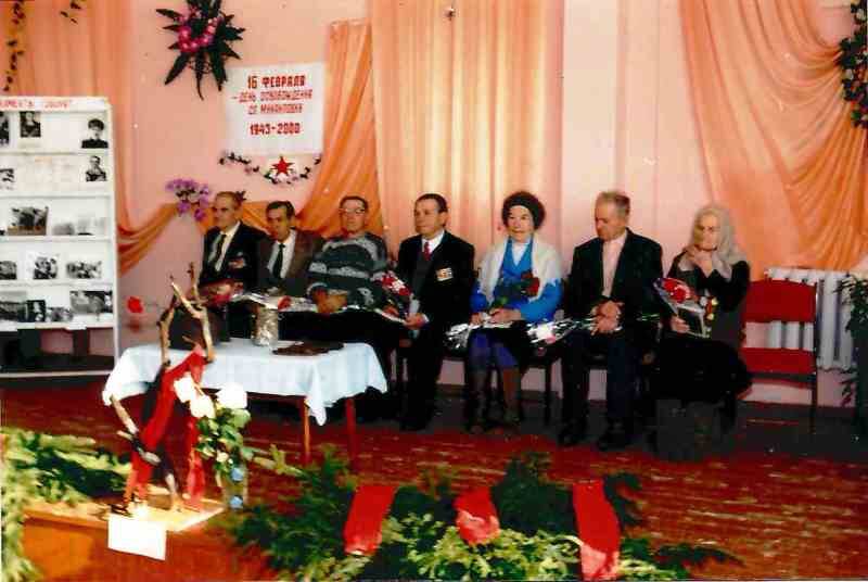 Фото цветное «Мероприятие в честь 57-й годовщины освобождения сл. Михайловки в средней школе сл. Михайловка»