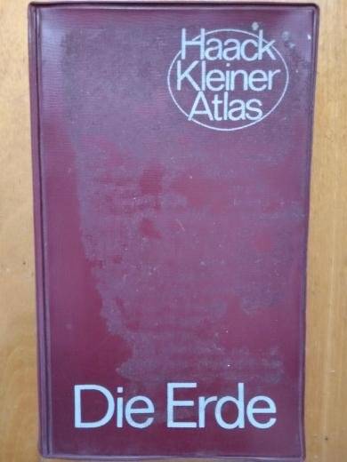 Книга. Haack Kleiner Atlas Die Erde