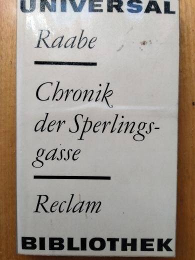 Книга. Raabe Chronik der Sperlings-gasse Reclam